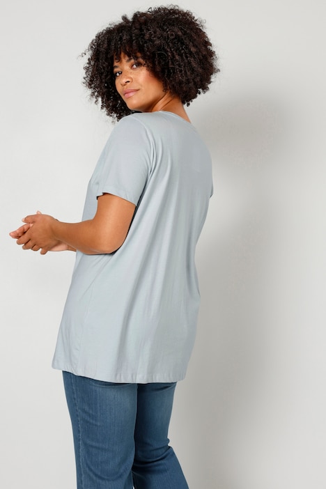T-shirt à manches courtes, col V et imprimé cœur argenté