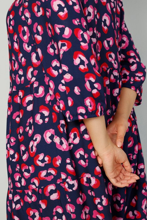Robe maxi, imprimé léopard. Décolleté en V et manches 3/4