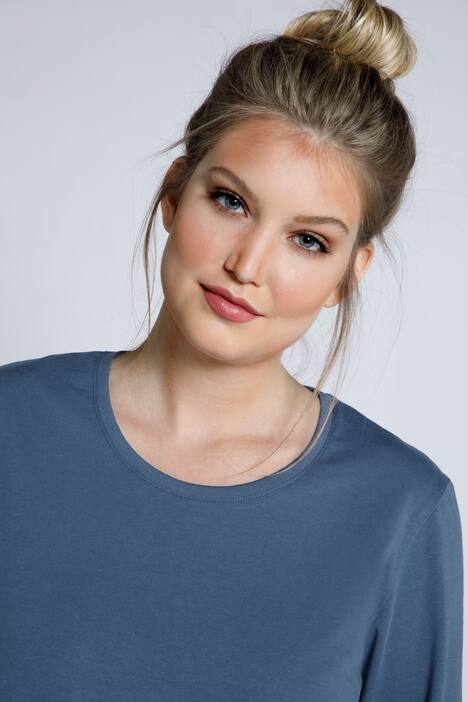 Basic topp, rund hals, slim fit, lång ärm