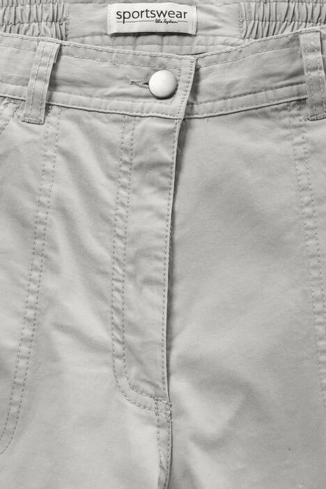 Seamed Cargo Pocket Crop Stretch Pants