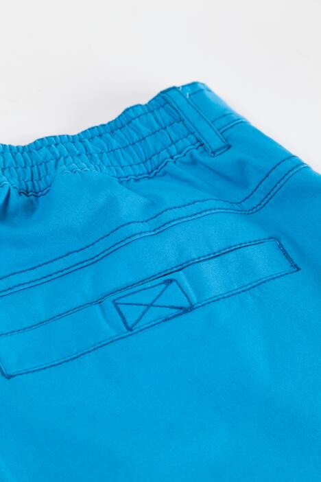Seamed Cargo Pocket Crop Stretch Pants