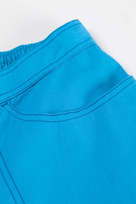 Seamed Cargo Pocket Crop Stretch Pants