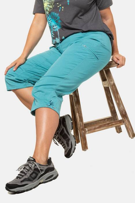 Seamed Cargo Pocket Crop Stretch Pants