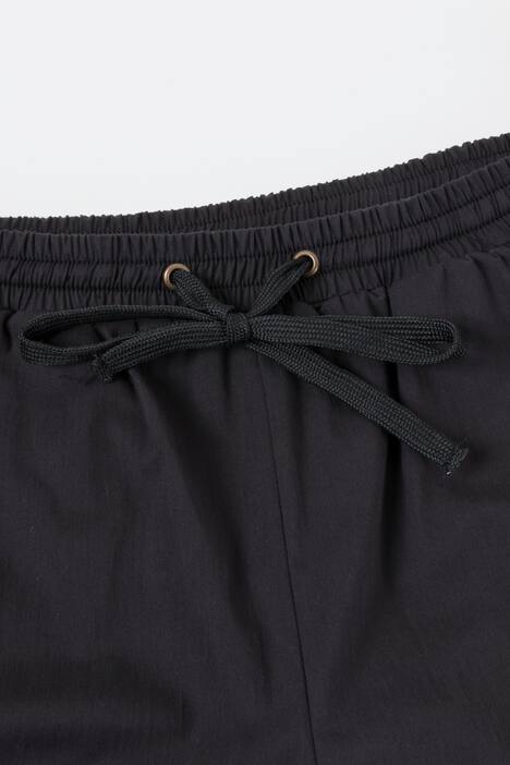Badeshorts mit Taschen und Kordelzug