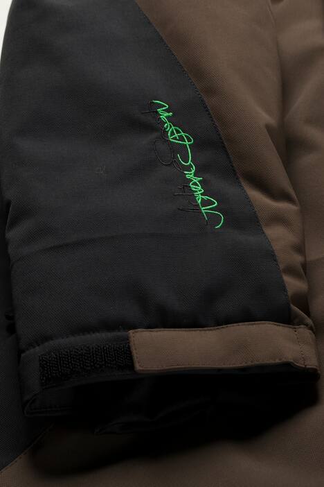 Regenjacke, grüne Farbakzente, Kapuze abnehmbar