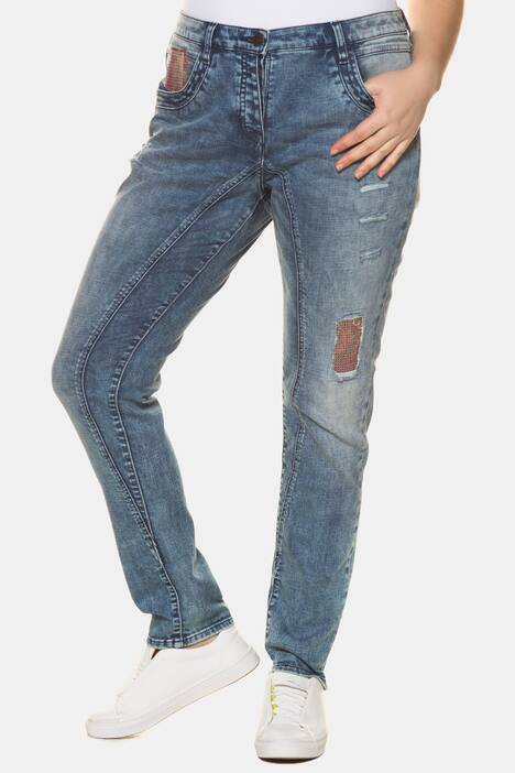 Curvy-Jeans, Pailletten, Teilungsnähte, relaxed