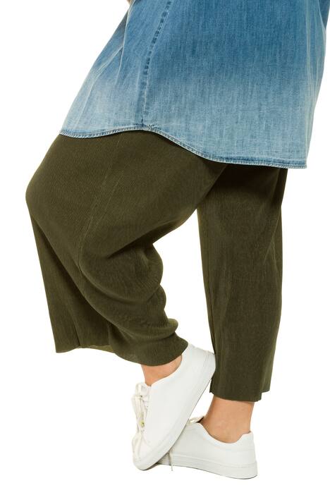 Culotte, wadenlange Plissee-Hose, ausgestellte Form