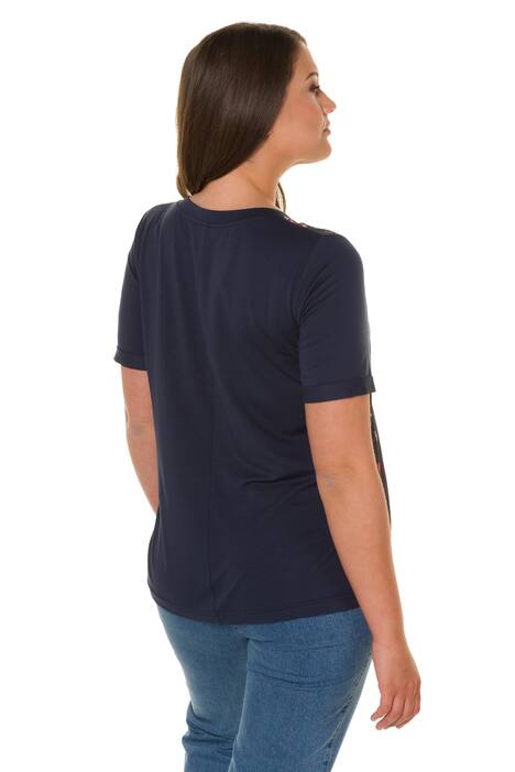 V-shirt