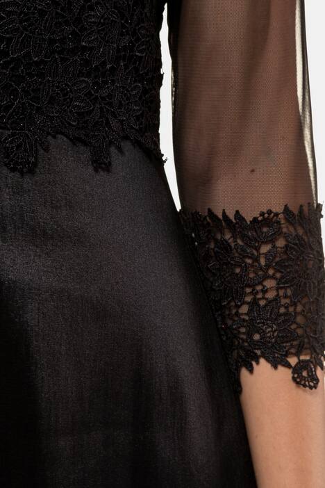 Abendkleid, Spitzendetails, weiter Rock, 3/4-Ärmel