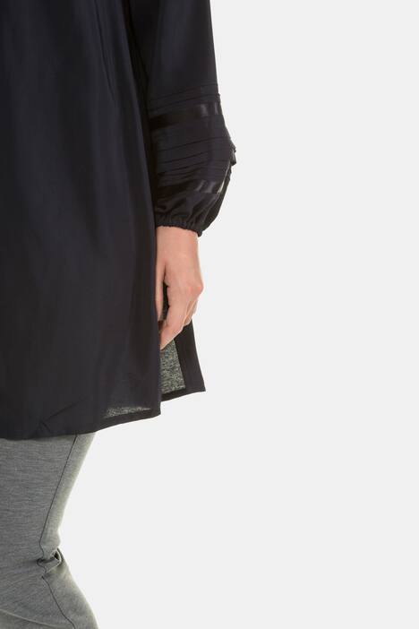 Longbluse, Zierfalten, Satineinsätze, selection