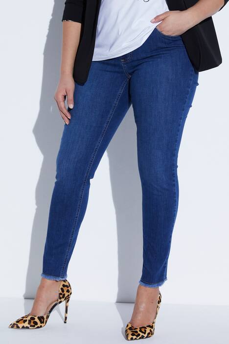 Anklejeans mit Fransensaum, Strechdenim