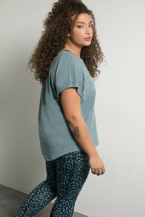 Maglia sportiva dal taglio oversize con scollo a girocollo e mezze maniche