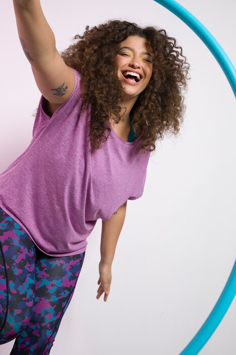 Maglia sportiva dal taglio oversize con scollo a girocollo e mezze maniche