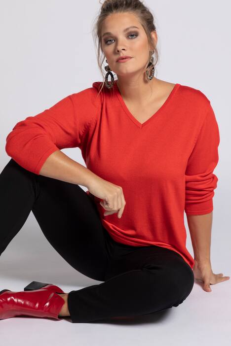 Lightweight Wool V-Neck Fine Knit Sweater