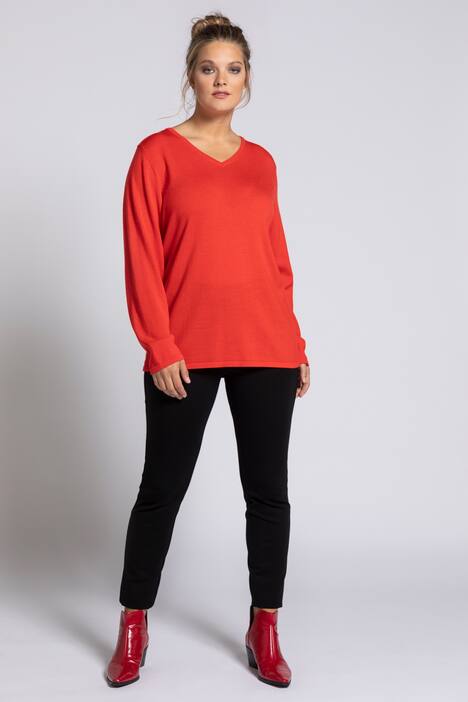 Lightweight Wool V-Neck Fine Knit Sweater