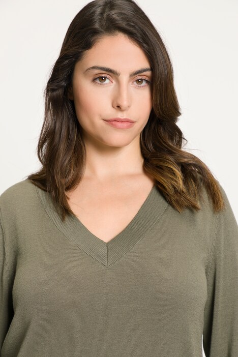 Pull col en V et manches longues, maille fine et confortable
