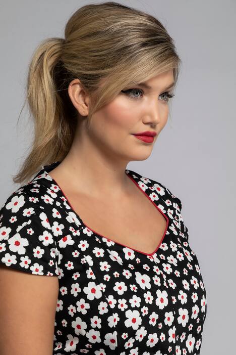 Kleid, Blütenmuster, Herzausschnitt, Cup-Ärmel