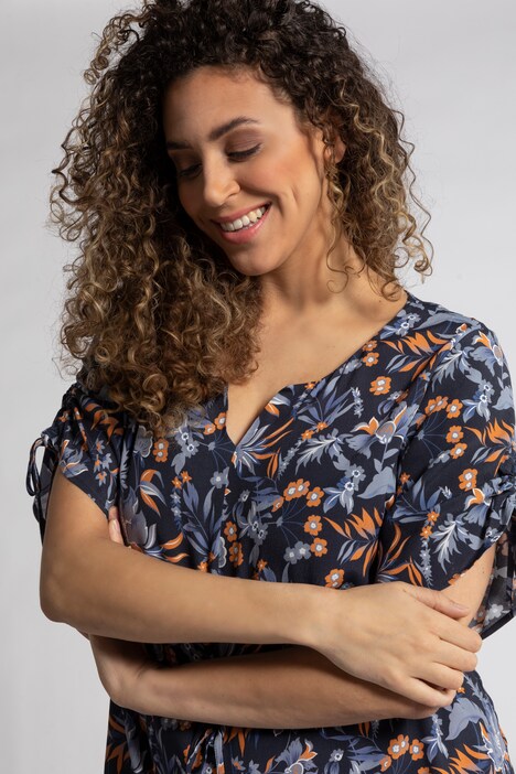 Kleid, Blütenmuster, Volantsaum, geraffter Halbarm