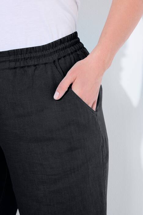 Pantalon 7/8 en lin, naturellement respirant. Taille élastique