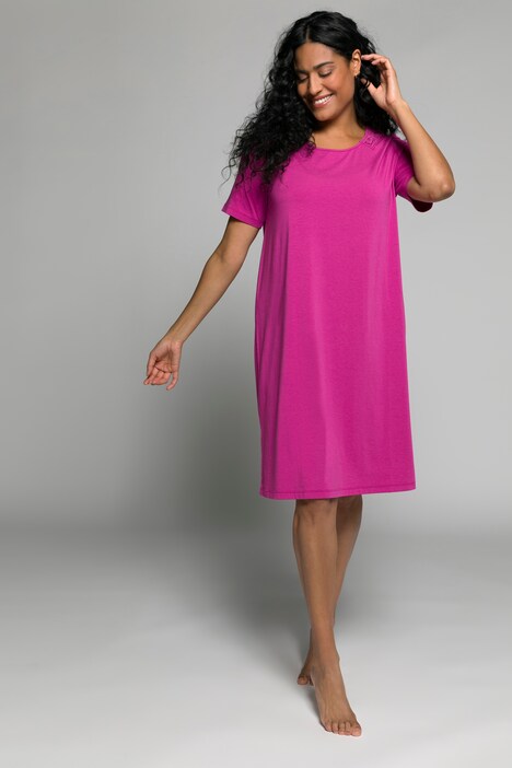 Chemise de nuit, broderie en dentelle, manches courtes