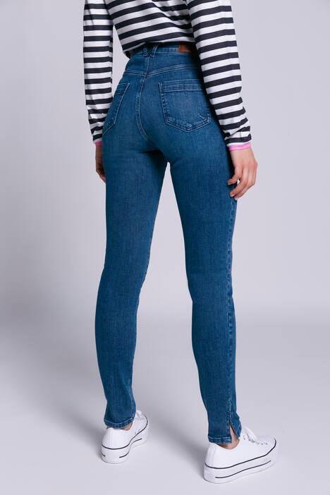 Jeans Julia, Wascheffekte, Ziernähte, 5-Pocket-Schnitt