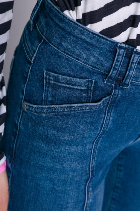Jeans Julia, Wascheffekte, Ziernähte, 5-Pocket-Schnitt