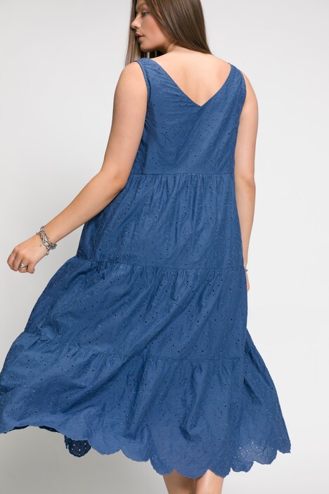 Vestido maxi, forma en A, cuello en V, volantes, bordado inglés