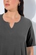 T-shirt manches courtes et col tunisien, coupe évasée