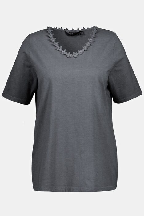 T-shirt, bordures fleuries, décolleté en V, manches courtes
