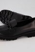 leren loafers, chunky ketting, wijdte H
