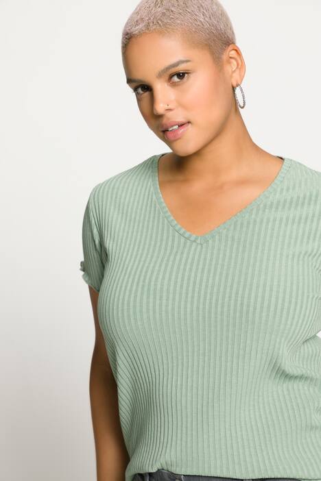 T-shirt, coupe slim, jersey bord-côte, col V, manches courtes