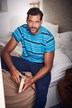 Pigiama dal taglio aderente con maglia a righe e pantaloni lunghi