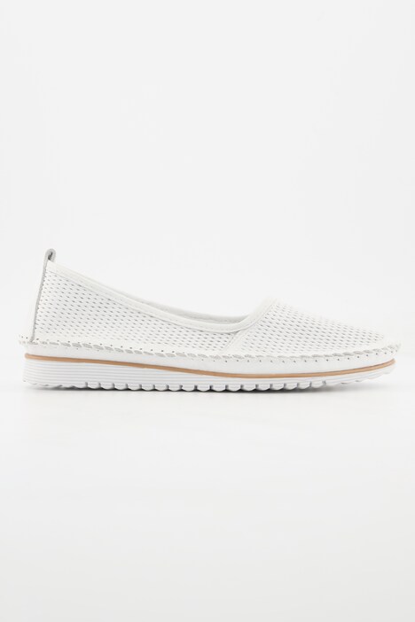 Slip-on de piel, relieve 3D, costuras ribeteadas
