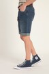 Bermuda en jean ultra-léger. Coupe Regular Fit, 5 poches. Disponible jusqu'au 74.