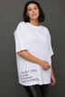 T-shirt oversized, à manches courtes. Décolleté rond. Message imprimé.