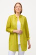 Blouse longue, col chemise et manches longues. Broderie en dentelle.