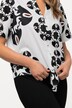 Bluse, grafisk trykk, faldknuter, skjortekrage, korte ermer