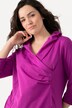 Maglia classica con collo di taffettà, scollo a V e maniche a 3/4