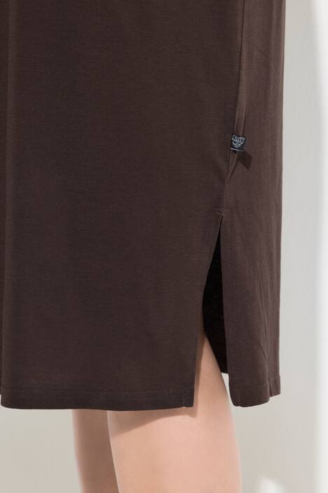 Chemise de nuit à col rond et manches longues, poche poitrine en satin