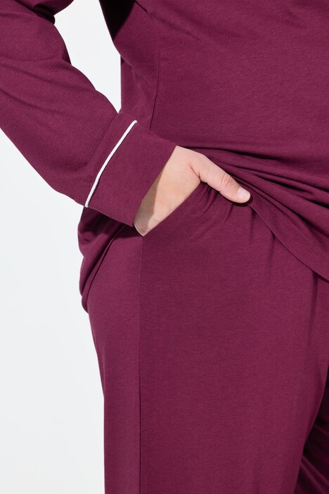 Pyjama manches longues, passepoils fantaisie, décolleté en V