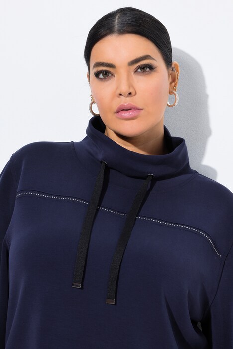 Sweat-shirt avec pierres fantaisie, collection Classic. Col montant et manches 3/4.