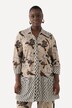 Tunique en tissu fluide slinky, col de chemise et patte de boutonnage invisible, manches 3/4