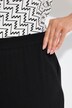 Jupe-culotte à taille élastique. Jambe large, longueur mollet