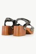 Sandalias de piel estilo zueco, remaches, suela de madera, tacón de bloque