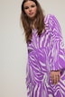 Midikjole, A-linje, med zebraprint, V-udskæring og lange ærmer