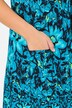 Robe courte en jersey, sans manches. Coupe évasée. Encolure ronde. Imprimé cachemire