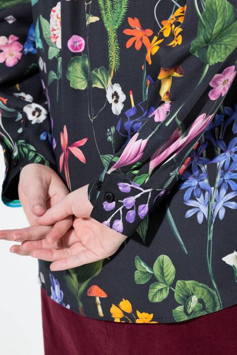 Blusa camisera, estampado rústico, cuello camisero, manga larga