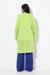 Cardigan long, coupe ouverte. Encolure en V et petit col légèrement montant