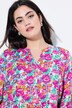 Tunika bluse, utringning med knappestolpe, 3/4 ermer, volanger