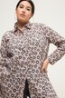 Skjortebluse i boxerform, sun print, med skjortekrave og lange ærmer